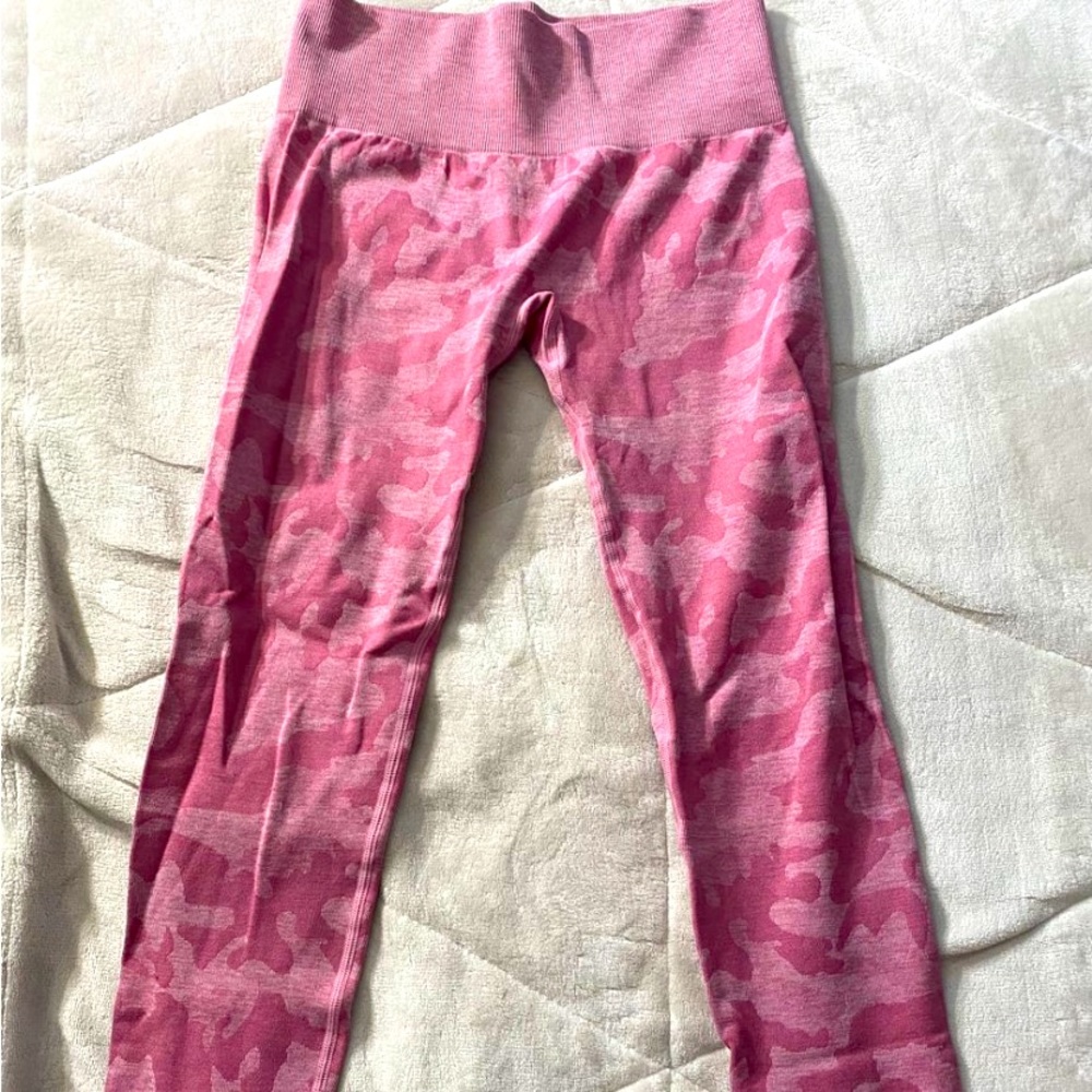 PINK CAMO LEGGINGS